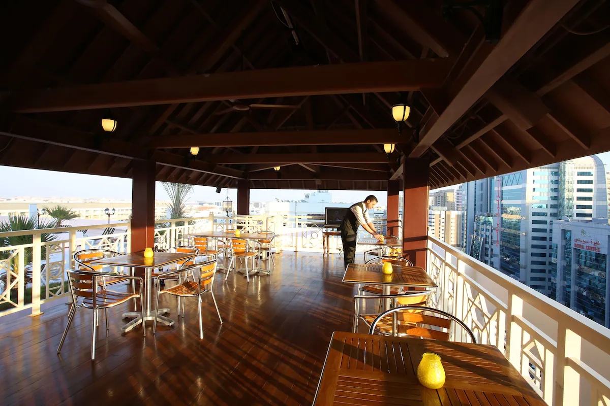 رستوران هتل کارلتون پالاس